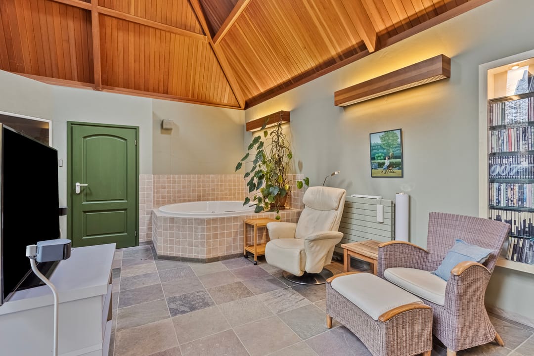 Foto 46 van Hout oost 12