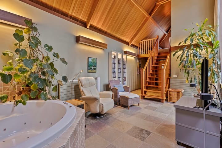 Foto 48 van Hout oost 12