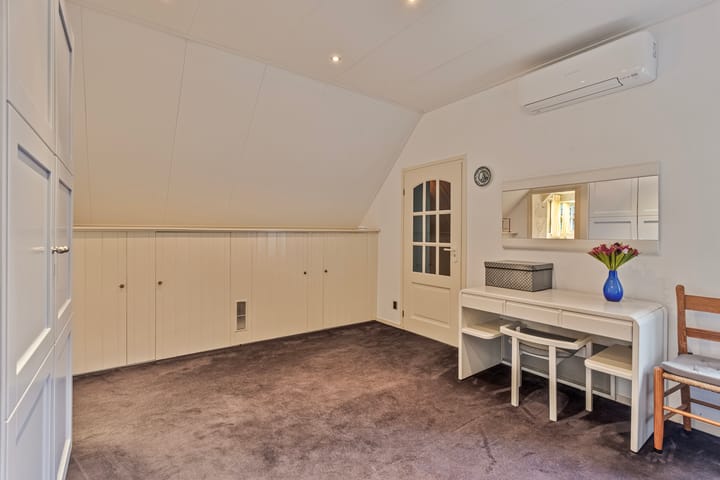 Foto 57 van Hout oost 12