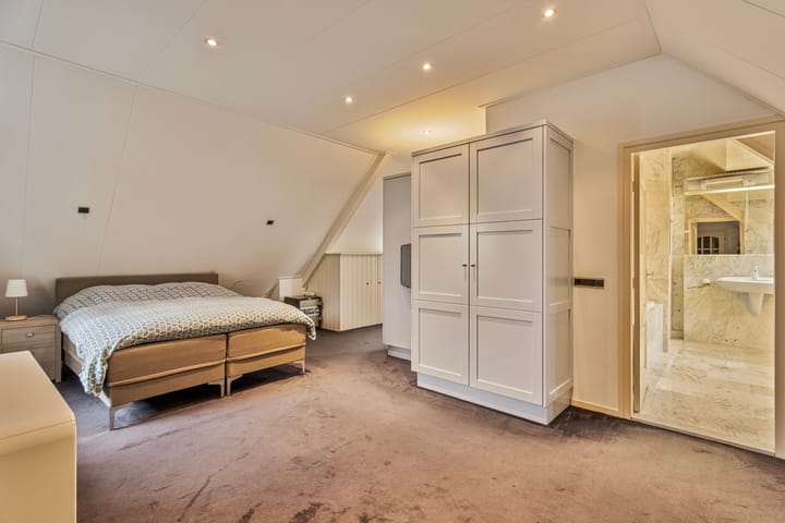 Foto 58 van Hout oost 12