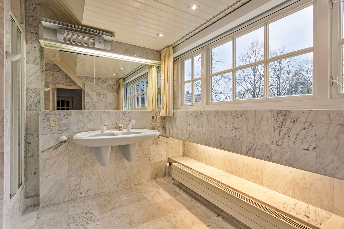 Foto 59 van Hout oost 12