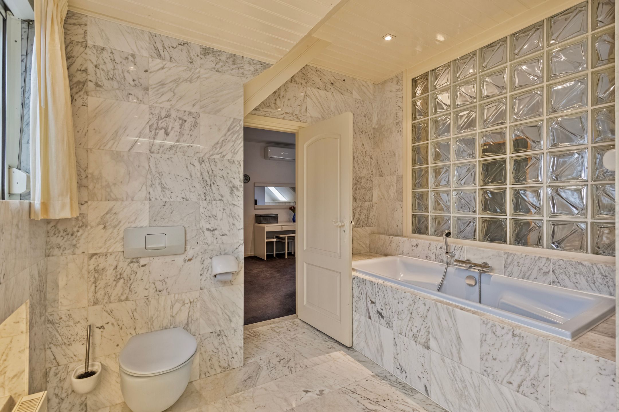 Foto 60 van Hout oost 12