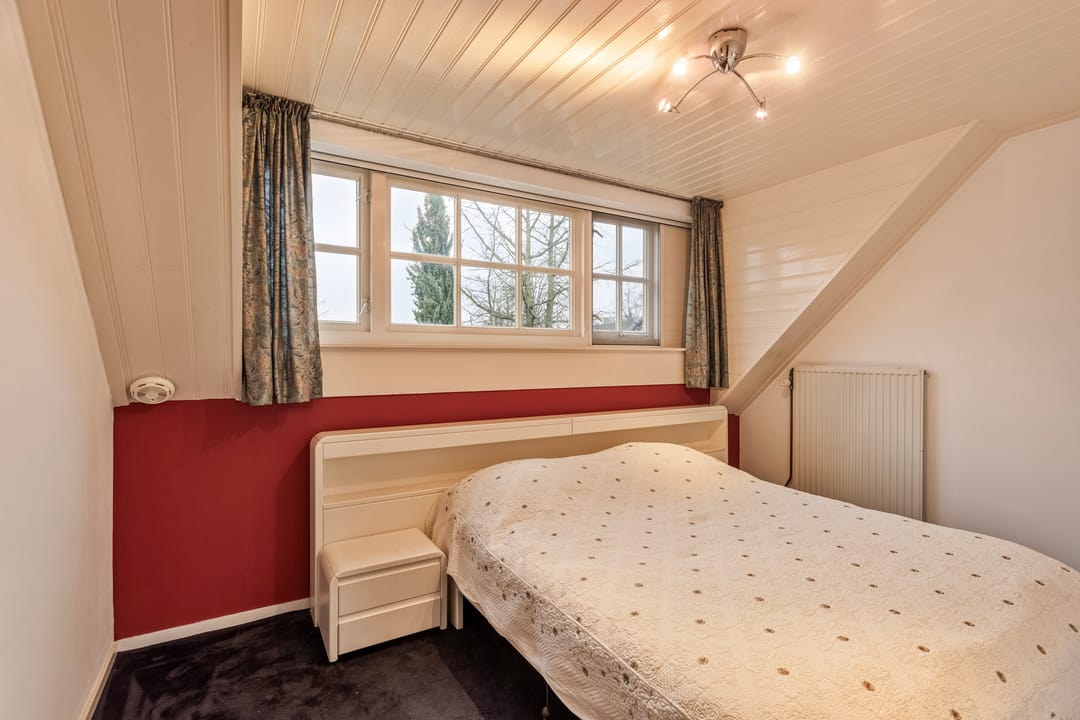 Foto 62 van Hout oost 12