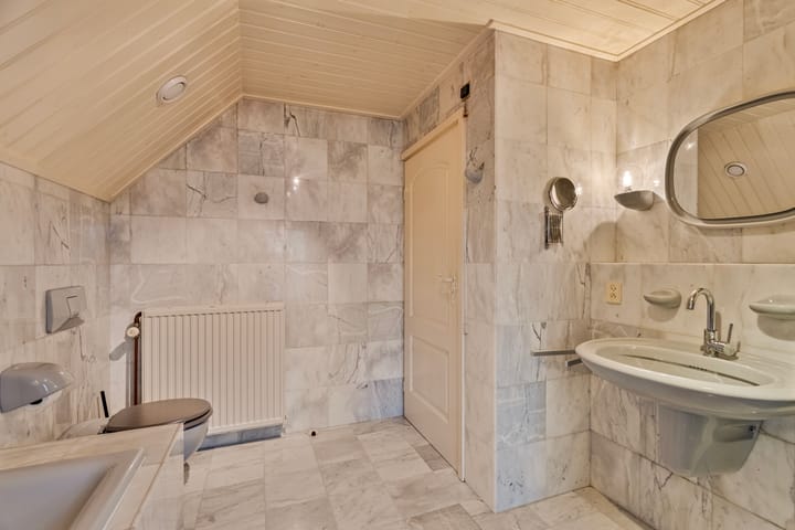 Foto 71 van Hout oost 12