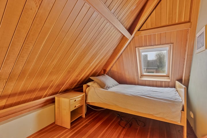 Foto 74 van Hout oost 12