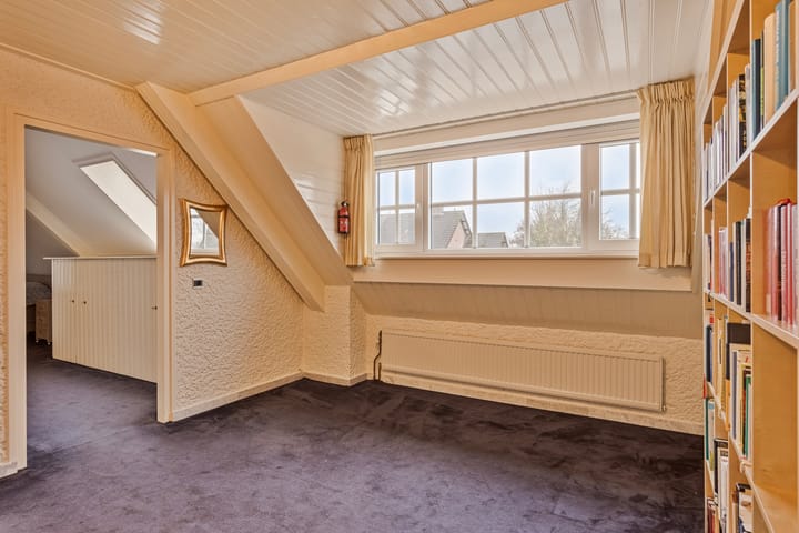 Foto 76 van Hout oost 12