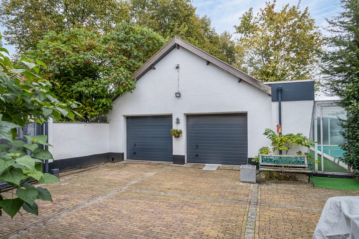 Foto 85 van Hout oost 12