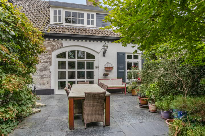 Foto 87 van Hout oost 12