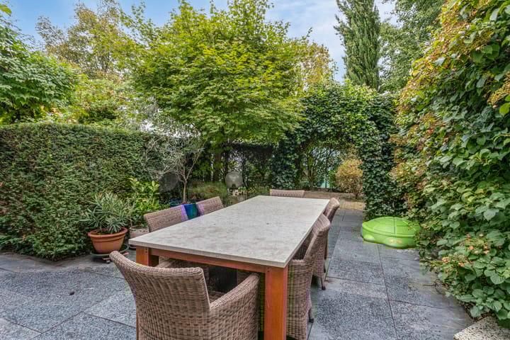 Foto 88 van Hout oost 12