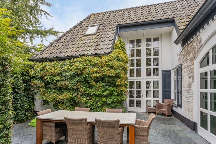 Foto 89 van Hout oost 12