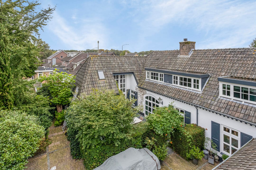 Foto 98 van Hout oost 12