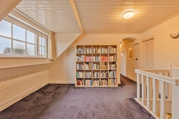 Foto 77 van Hout oost 12