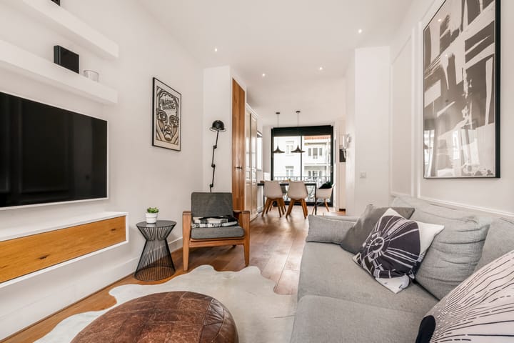 Photo 11 of Van Boetzelaerstraat 80-2