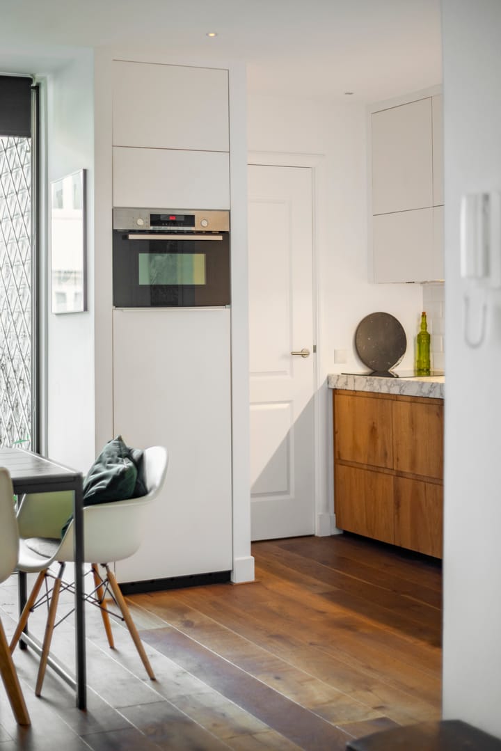 Photo 13 of Van Boetzelaerstraat 80-2