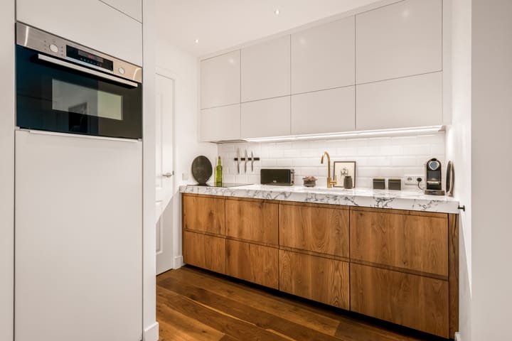 Photo 22 of Van Boetzelaerstraat 80-2