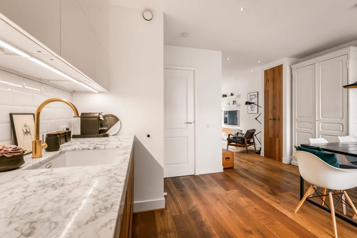 Photo 27 of Van Boetzelaerstraat 80-2