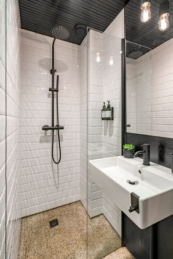 Photo 35 of Van Boetzelaerstraat 80-2