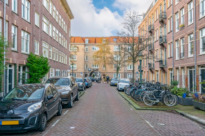 Photo 40 of Van Boetzelaerstraat 80-2