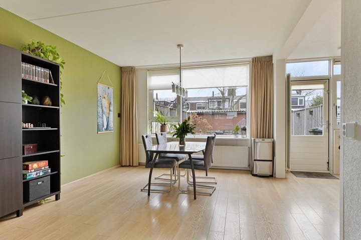 Photo 8 of Oostzeestraat 35