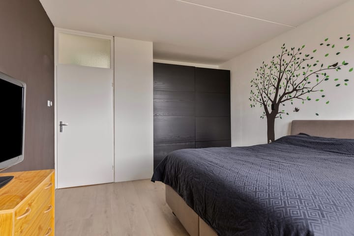 Photo 13 of Oostzeestraat 35