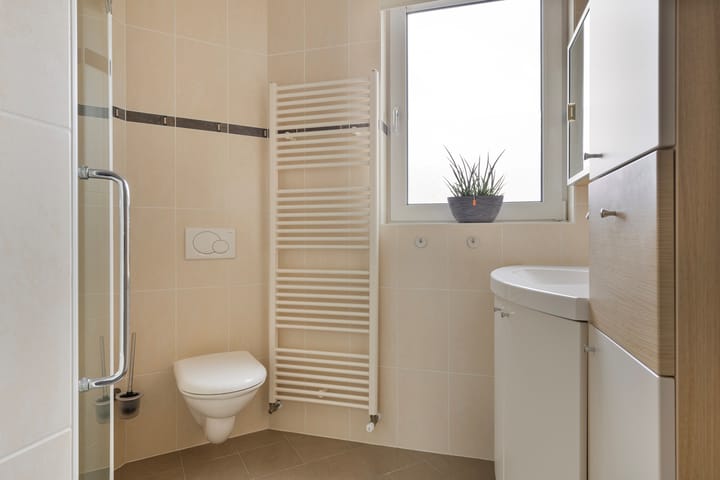 Photo 14 of Oostzeestraat 35