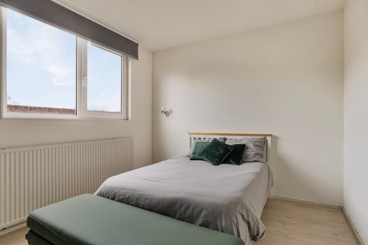 Photo 16 of Oostzeestraat 35