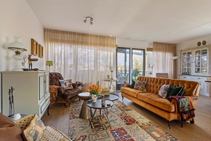 Foto 7 van Veenendaalplein 47