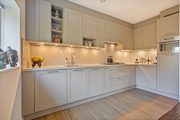 Foto 13 van Veenendaalplein 47