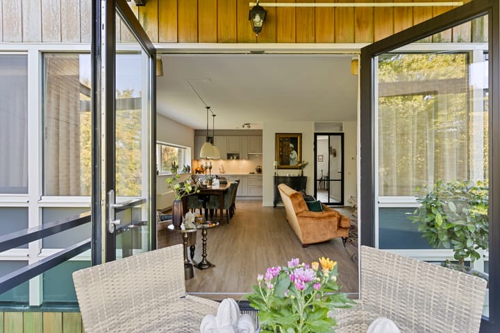 Foto 14 van Veenendaalplein 47