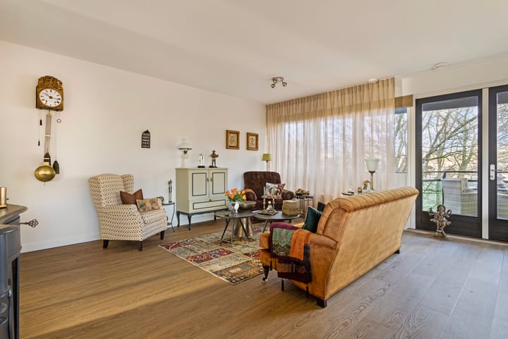 Foto 16 van Veenendaalplein 47