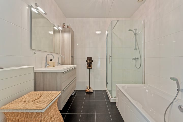 Foto 26 van Veenendaalplein 47