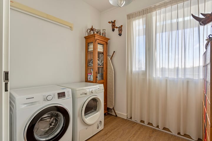 Foto 28 van Veenendaalplein 47