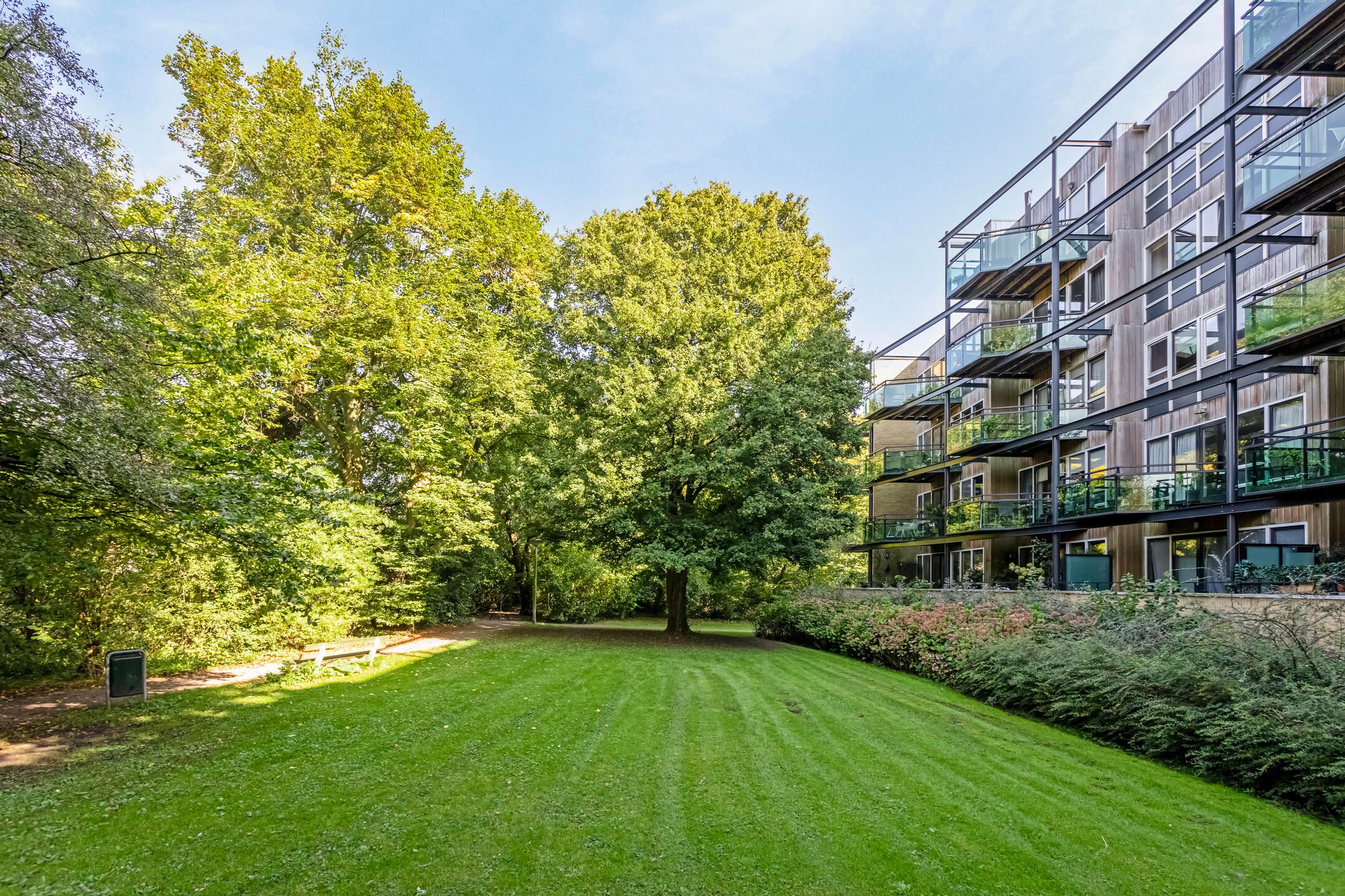 Foto 30 van Veenendaalplein 47