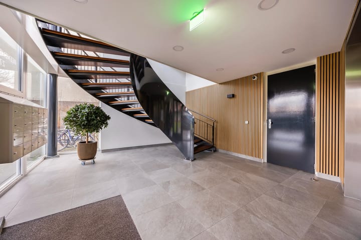 Foto 32 van Veenendaalplein 47