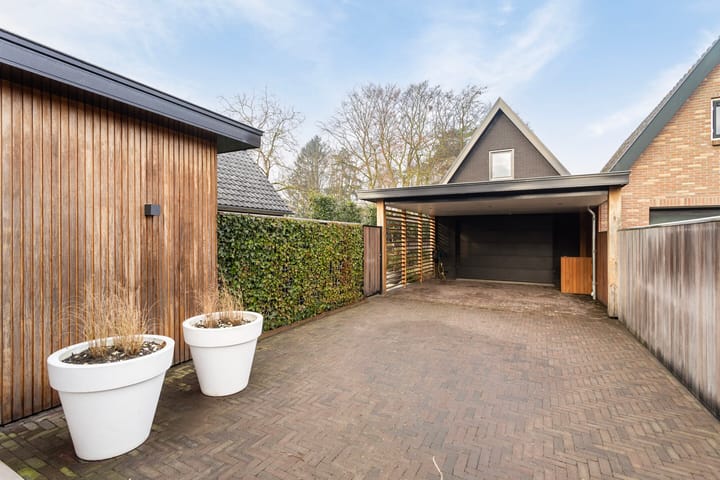 Photo 32 of Molenparkweg 23-A