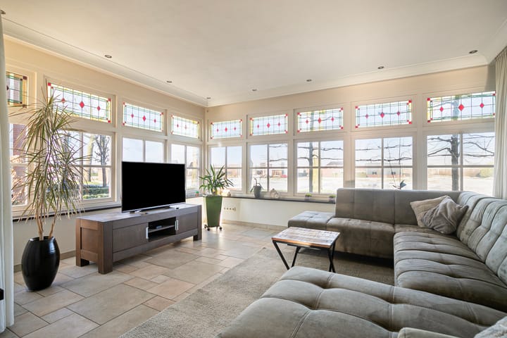 Foto 2 van Dotterbloem 31