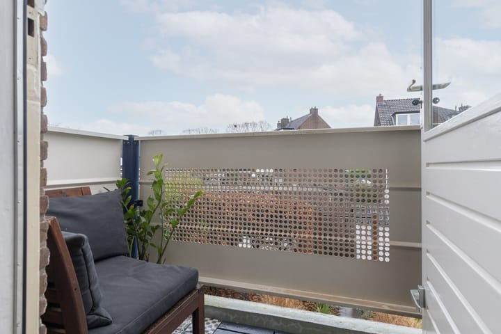 Photo 19 of Petemoederslaan 11-BS