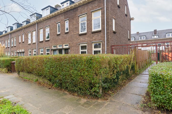 Photo 36 of Petemoederslaan 11-BS