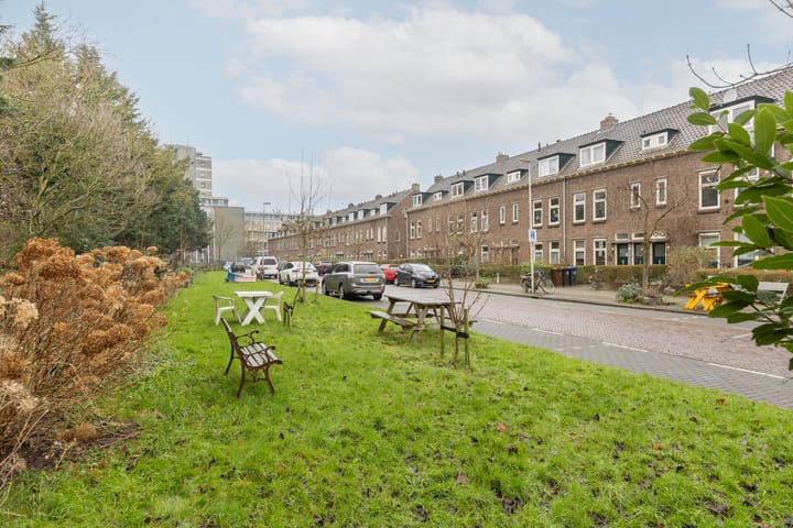 Photo 39 of Petemoederslaan 11-BS