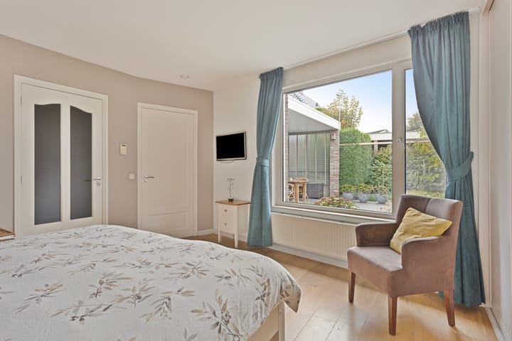 Foto 19 van Opper 12