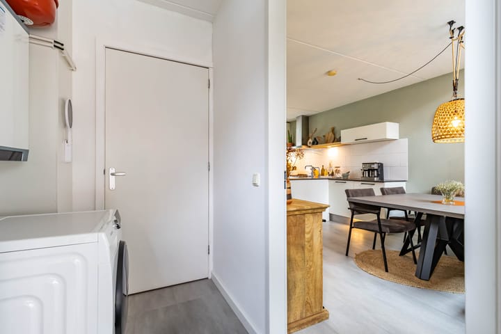 Photo 16 of Bonairestraat 6