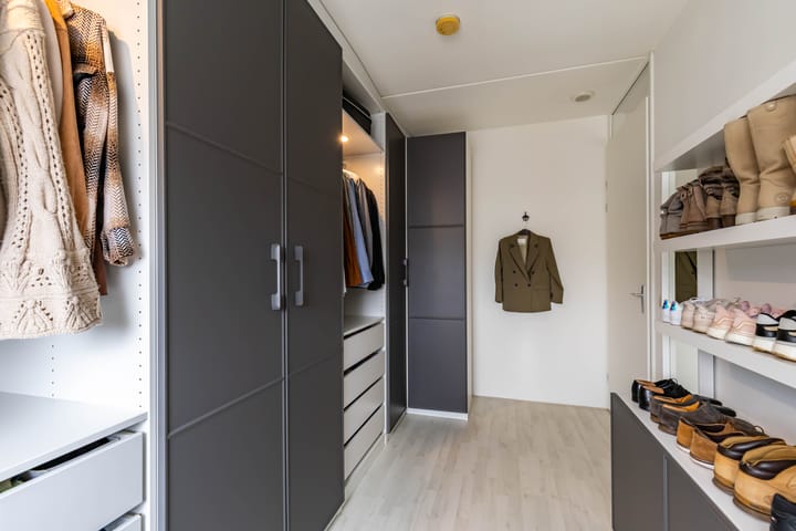 Photo 32 of Bonairestraat 6