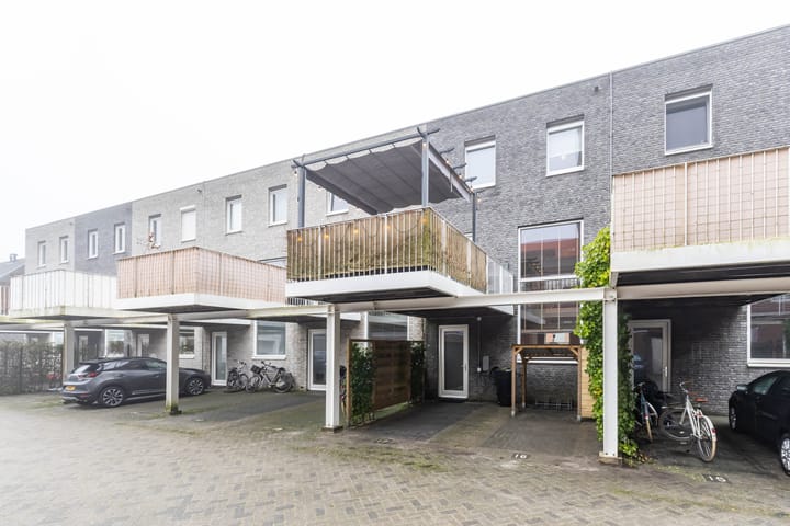 Photo 40 of Bonairestraat 6