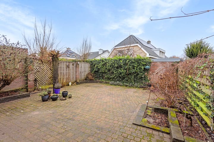 Foto 36 van Aan het beeldje 58