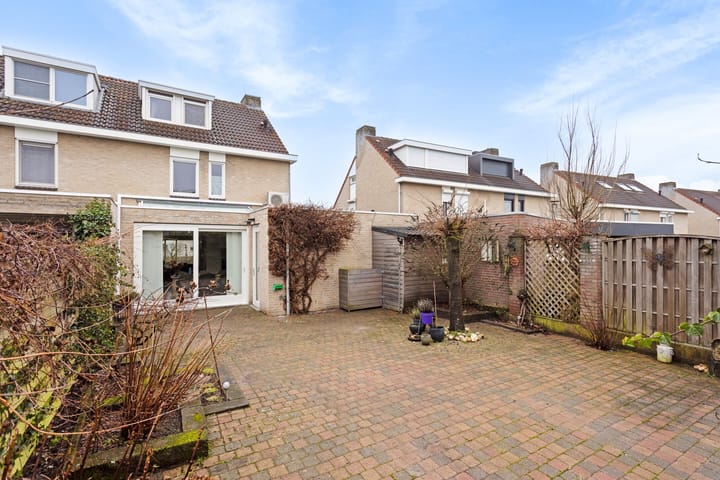 Foto 37 van Aan het beeldje 58