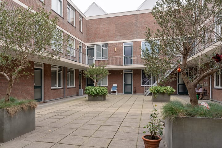 Photo 6 of Oranjestraat 50