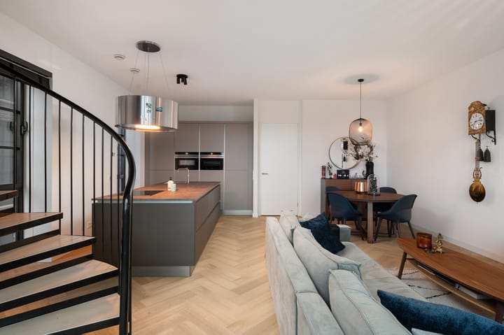 Foto 10 van Abraham Tuschinskistraat 86