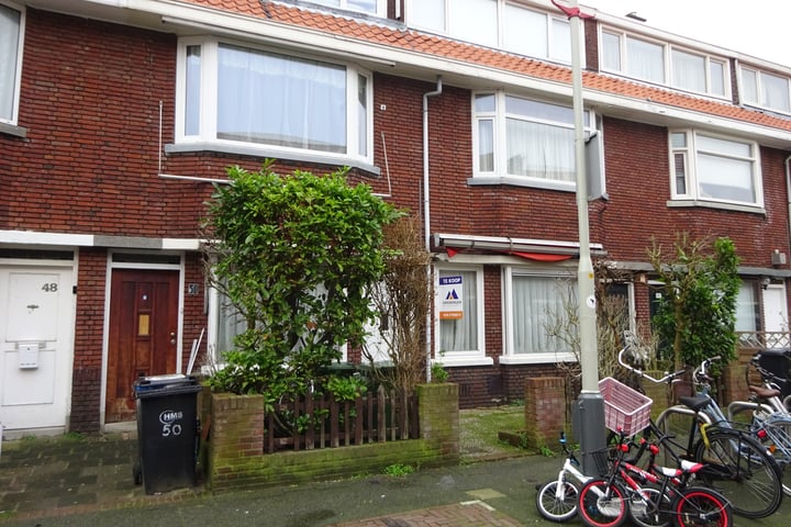 Bekijk foto 1 van Van den Berghstraat 52