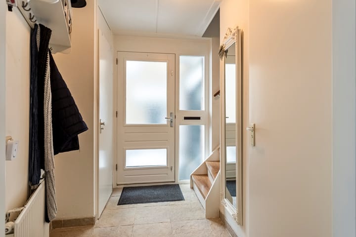 Foto 2 van Aan het beeldje 58