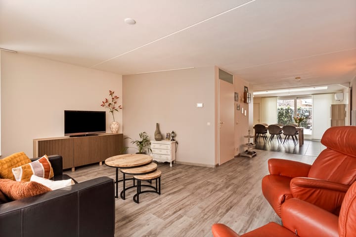 Foto 8 van Aan het beeldje 58